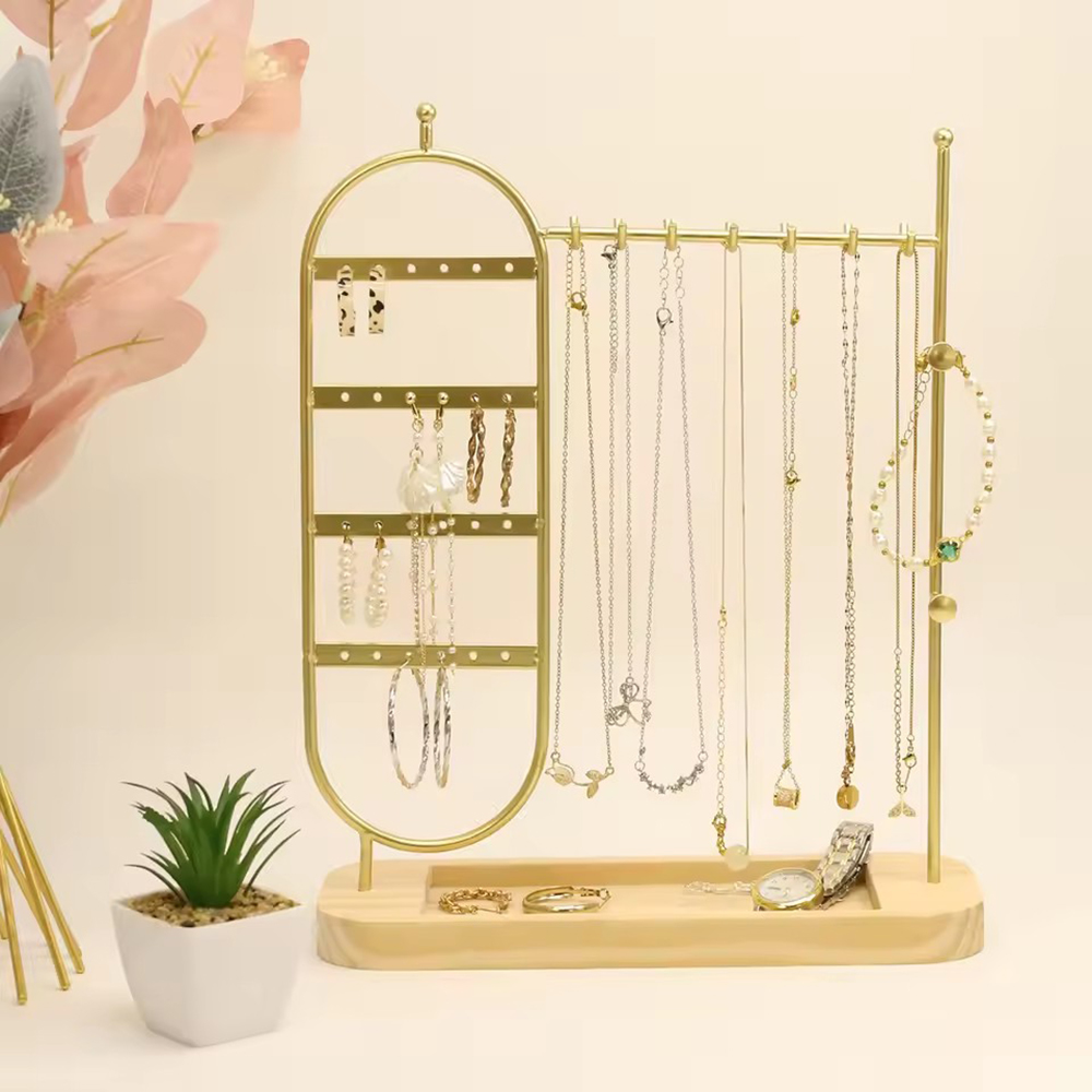 رف مجوهرات بقاعدة من الخشب الص - مراجعة Jewelry And Watches Store وسعره