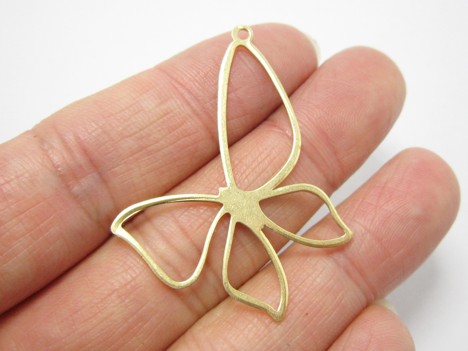 20 قطعة من حليات الأقراط على ش - مراجعة Butterfly Pendant Necklace وسعره