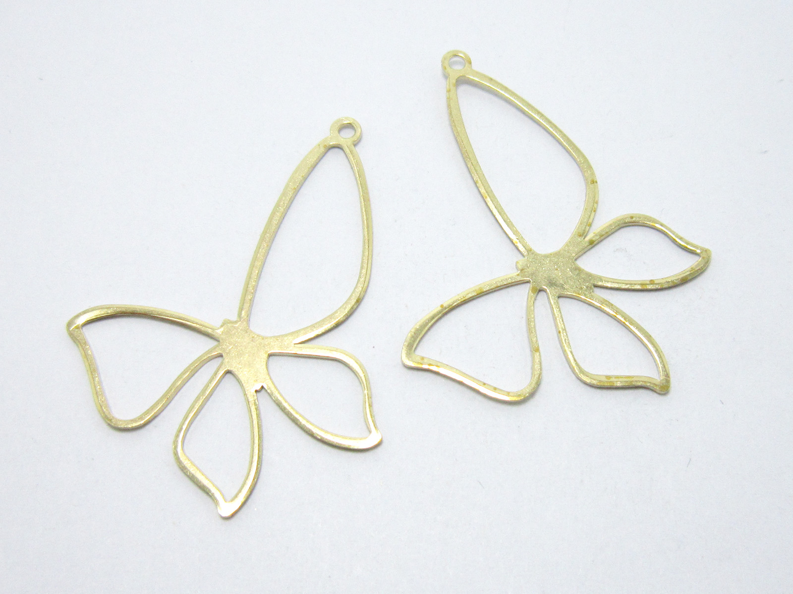 20 قطعة من حليات الأقراط على ش - مراجعة Butterfly Pendant Necklace وسعره