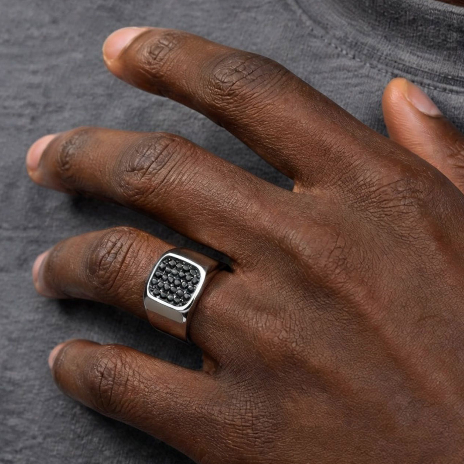 خاتم رجالي من الفولاذ المقاوم  - مراجعة Mens Signet Ring وسعره