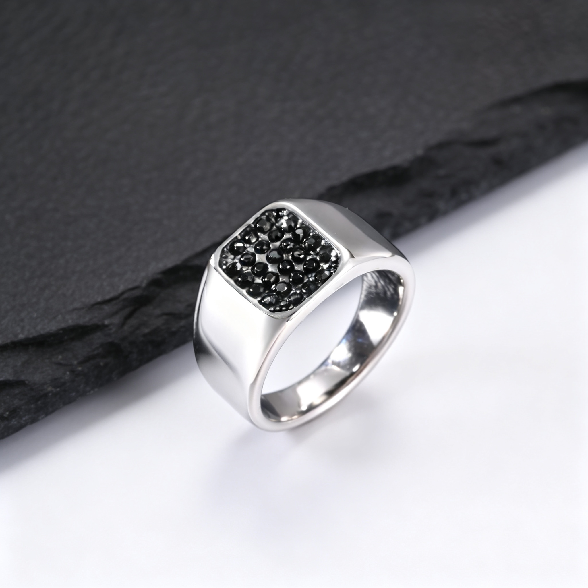خاتم رجالي من الفولاذ المقاوم  - مراجعة Mens Signet Ring وسعره