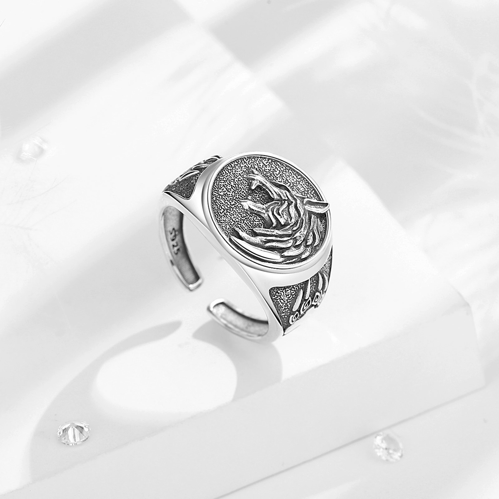 الفضة الإسترليني خاتم فايكنغ ا - مراجعة Mens Signet Ring وسعره