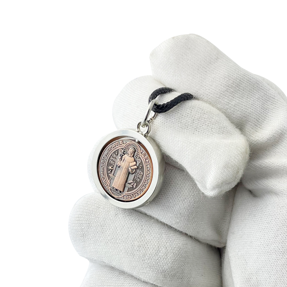 قلادة جديدة بتميمة القديس بيني - مراجعة Jewelry & Watches Sp Z Oo Ul Frezerów 3 وسعره