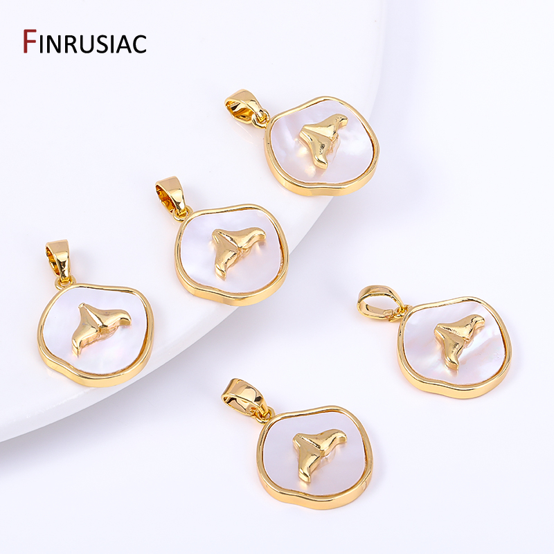 أحجار نجمية وقلبية عالية الجود - مراجعة Butterfly Pendant Necklace وسعره