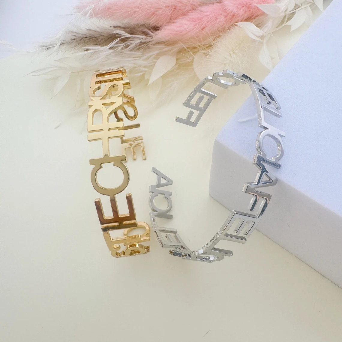 شخصية مخصصة اسم الأطفال سوار ل - مراجعة Cuff Bangle Bracelet وسعره