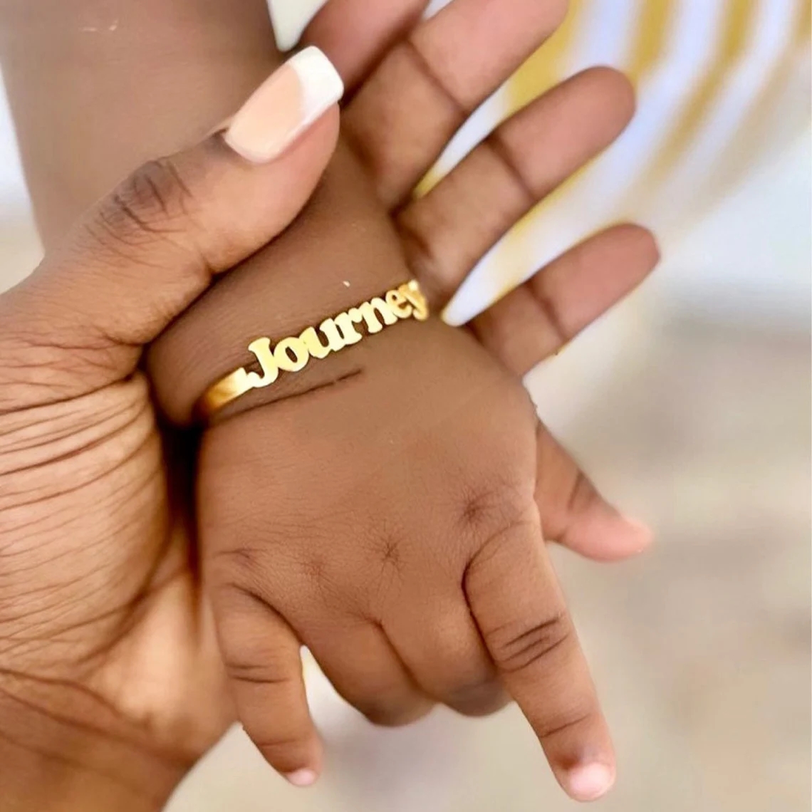 شخصية مخصصة اسم الأطفال سوار ل - مراجعة Cuff Bangle Bracelet وسعره
