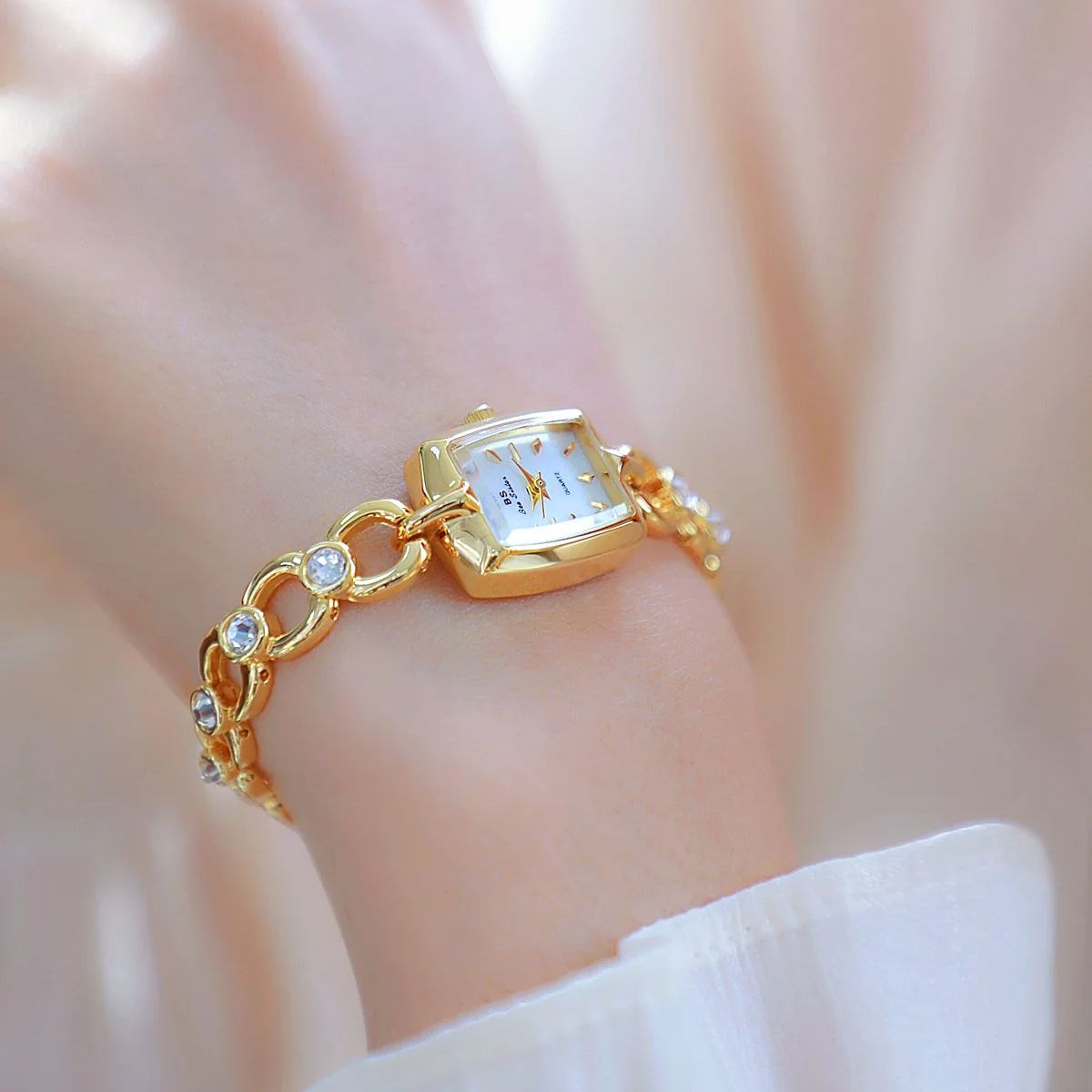 ساعة UTHAI للنساء من العلامة ا - مراجعة Jewelry Watches Brands وسعره