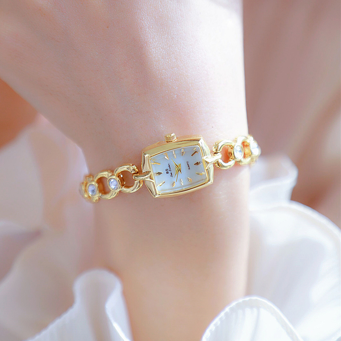 ساعة UTHAI للنساء من العلامة ا - مراجعة Jewelry Watches Brands وسعره