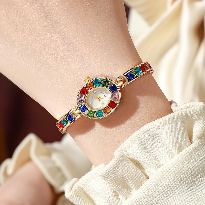 قطعتان من ساعات اليد النسائية  - مراجعة Jewelry Box Watches Bracelets وسعره